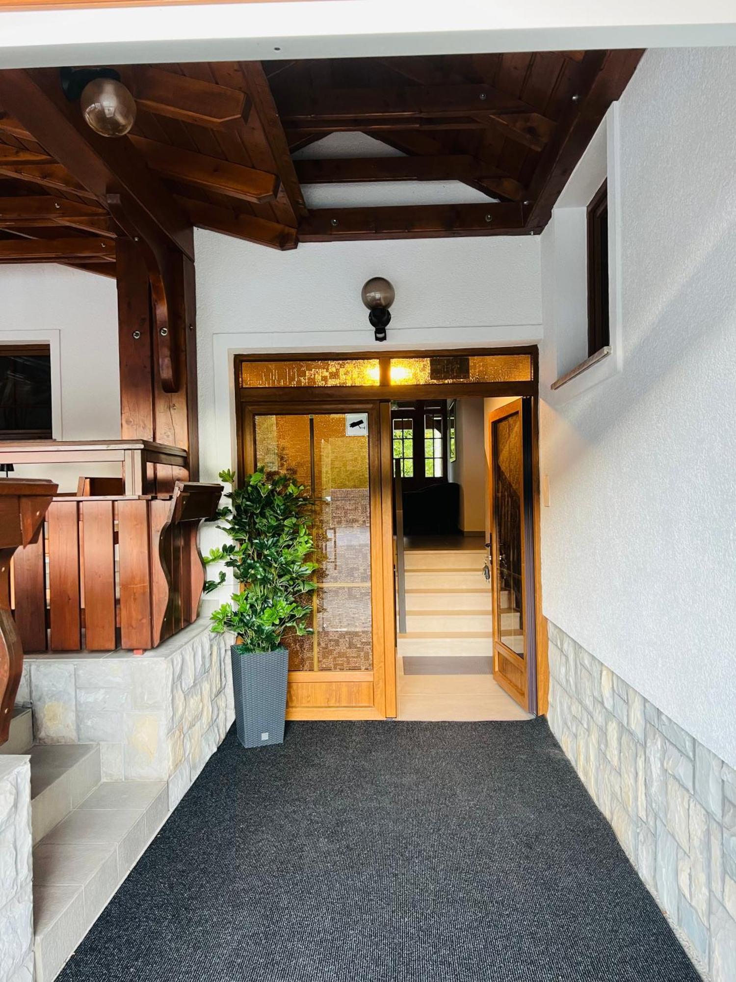 Villa Knezevic-Completely Renovated 2025 Plitvička Jezera Exterior foto